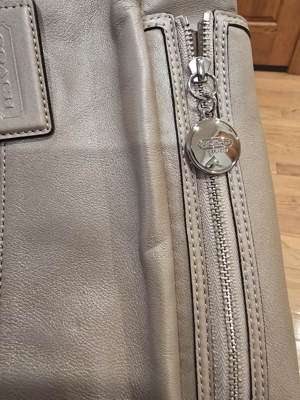 Coach Leather Tote Bag in Metalic Beige - Picture 3 of 6
